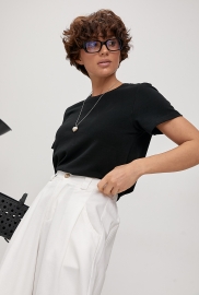 Однотонна трикотажна футболка