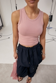 Однотонна базова коротка майка