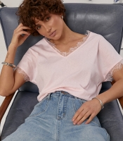 Футболка з мереживними вставками