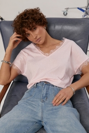 Футболка з мереживними вставками