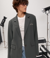 Класичний прямий піджак з написами