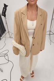 Класичний прямий піджак з написами