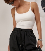 Еластичний топ на бретелях із пуш-апом