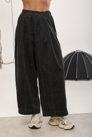 Жіночі вільні вельветові штани Жіночі вільні вельветові штани