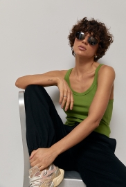 Однотонна трикотажна майка в рубчик Однотонна трикотажна майка в рубчик