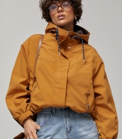 Жіноча коротка вітровка з капюшоном