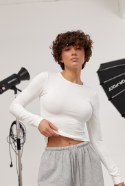 Базовий приталений лонгслів із декоративним швом на спині Базовий приталений лонгслів із декоративним швом на спині