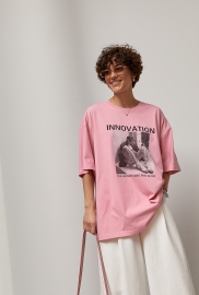 Оверсайз футболка з принтом дівчини та написом Innovation Оверсайз футболка з принтом дівчини та написом Innovation
