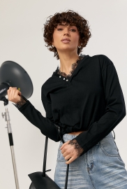 Вільний лонгслів з мереживом