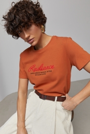 Жіноча трикотажна футболка з вишитими написами