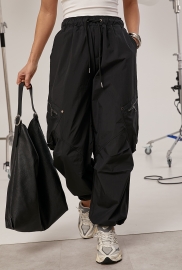 Плащові штани карго з кишенями