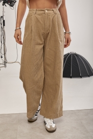 Широкі вельветові штани зі складками