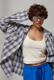 Оверсайз сорочка в клітинку з накладними кишенями Оверсайз сорочка в клітинку з накладними кишенями