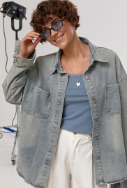 Джинсова сорочка з накладними кишенями