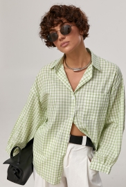 Сорочка в клітинку з вишитим надписом на спині