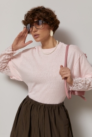 Короткий однотонний лонгслів із мереживними рукавами Короткий однотонний лонгслів із мереживними рукавами