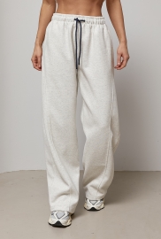 Однотонні спортивні штани із затяжками Однотонні спортивні штани із затяжками