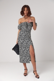 Силуетна сукня з відкритими плечима з візерунком під зебру