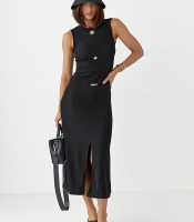 Сукня в рубчик з декоративними прикрасами