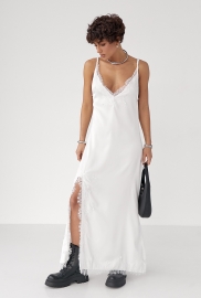 Сатинова сукня на бретелях із мереживом