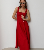 Довга вечірня сукня на широких бретелях