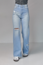 Жіночі джинси з рваними елементами