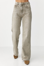 Широкі прямі джинси з високою посадкою