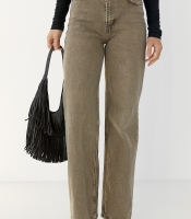 Прямі жіночі джинси з потертостями внизу