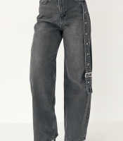 Прямі джинси із декоративним поясом на штанині