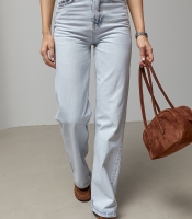 Однотонні прямі джинси