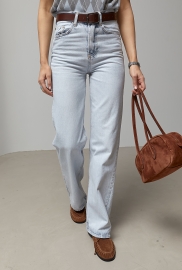 Однотонні прямі джинси