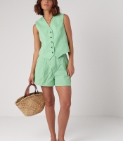 Літній жіночий костюм лляний з шортами та жилетом