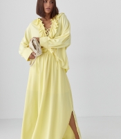 Костюм з рюшами зі спідниці та блузи