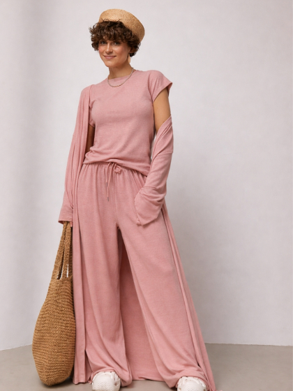 Легкий костюм із довгого кардигана, футболки та широких штанів