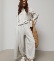 Костюм-трійка з довгого кардигану, джогерів та футболки