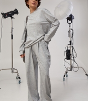 Однотонний вільний костюм із лонгом та штанами палаццо