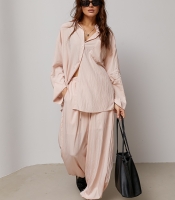 Однотонний костюм із сорочкою та штанами