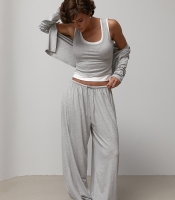 Костюм із кардигана, майки та штанів