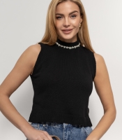 Жіноча жилетка зі стразами на горловині