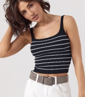 Коротка смугаста майка в рубчик