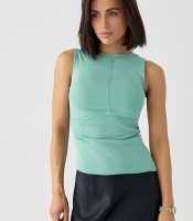 Трикотажна майка з асиметричним низом