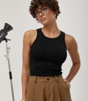 Приталена однотонна майка в рубчик