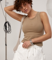 Однотонна базова коротка майка