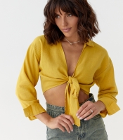 Жіноча вкорочена блузка на запах