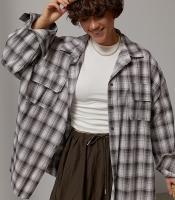 Оверсайз сорочка в клітинку з накладними кишенями