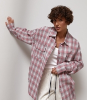 Оверсайз сорочка в клітинку з накладними кишенями