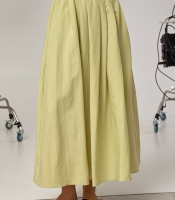 Однотонна спідниця міді з поясом