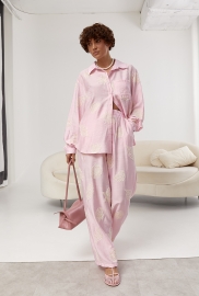 Костюм із сорочки та прямих штанів із пляжними мотивами