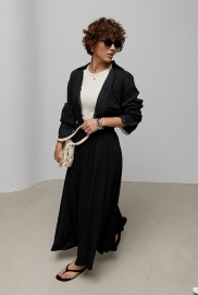 Вільний костюм із сорочки та пишної спідниці із мереживними вставками