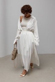 Вільний костюм із сорочки та пишної спідниці із мереживними вставками